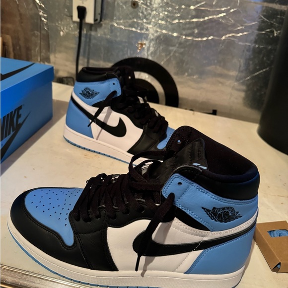 Jordan 1 UNC toe size 11.5 basically new, slightly used